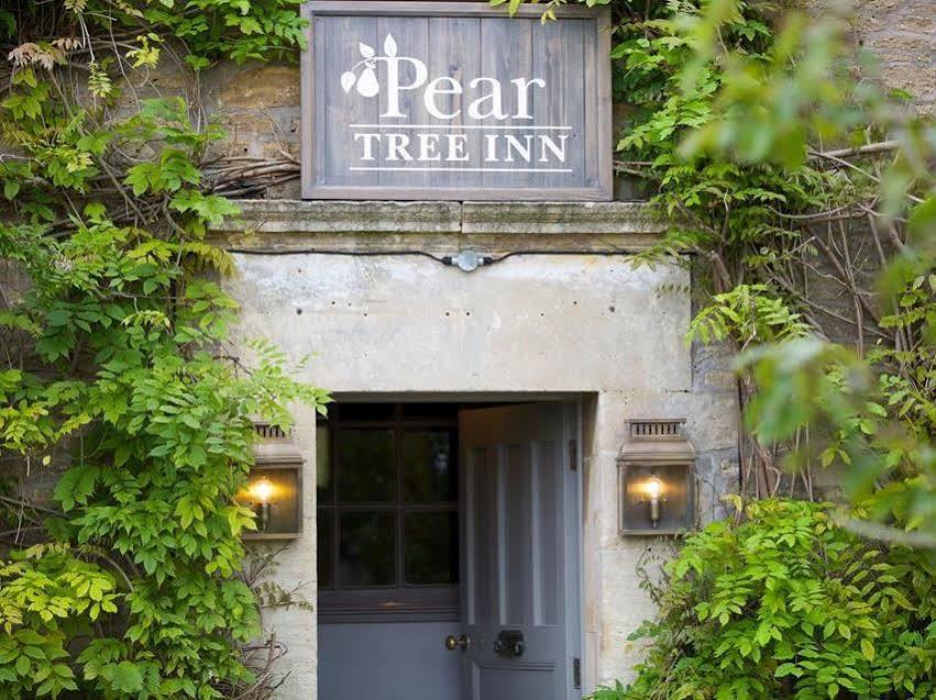 The Pear Tree Inn Melksham Bagian luar foto